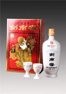 1987年剑南春.瓷瓶寿星酒